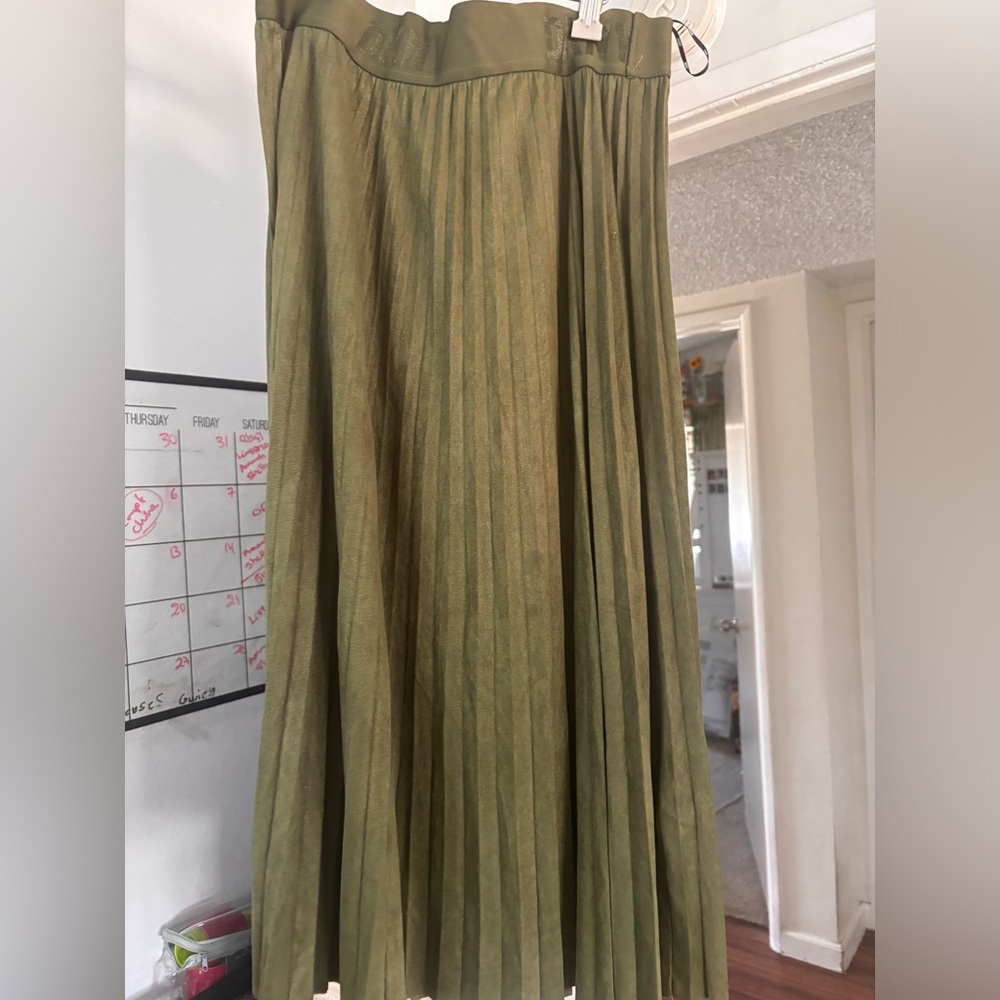 DKNY MIDI PLEATED SKIRT